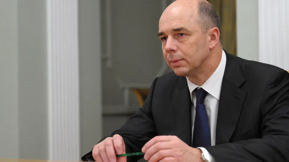 Глава Минфина сообщил, что нейросети помогают оптимизировать распределение средств и уже применяются в налоговых и таможенных службах, однако окончательные решения остаются за специалистами. Одновременно совокупный дефицит бюджетов достиг рекордных 8,29 трлн рублей.
