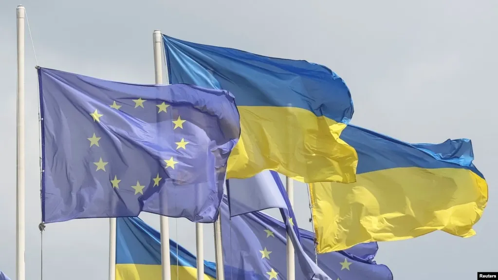 Евросоюз единогласно одобрил изменения в бюджет для предоставления Украине кредита на 90 млрд евро и согласовал 20-й пакет санкций против России; первый транш Киев рассчитывает получить к концу мая – началу июня.