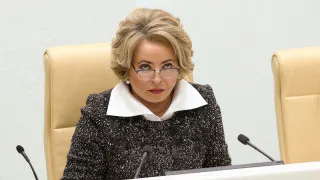 Спикер Совфеда Валентина Матвиенко на муниципальном форуме призвала россиян переселяться из мегаполисов в просторные дома по всей стране, заводить большие семьи и массово сажать цветы во дворах, на фоне рекордного за десятилетия падения рождаемости и естественной убыли населения.