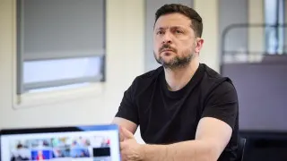 Президент Украины Владимир Зеленский заявил, что российские власти усиливают ограничения в интернете и блокируют мессенджеры в рамках подготовки к всеобщей мобилизации и возможному новому наступлению на Украину, а также не исключил попытку ограниченной операции против стран Балтии для проверки реакции НАТО.