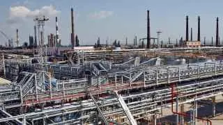 Атаки беспилотников привели к остановке переработки нефти на Новокуйбышевском и Туапсинском НПЗ, а также нарушили работу ряда других крупных российских нефтеперерабатывающих заводов.