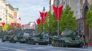 Военные приоритеты радикально изменили структуру российской экономики, усилив сырьевую зависимость, дефицит кадров и институциональные деформации. Даже после прекращения боевых действий стране предстоит долгий и сложный переход к новой модели развития, исход которого будет зависеть от того, как изменения почувствуют обычные домохозяйства.