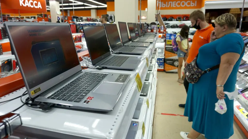 Минпромторг исключил из перечня параллельного импорта 22 бренда ПК и комплектующих — запрет вступает в силу 27 мая. Эксперты предупреждают о возможном росте цен и дефиците памяти и жёстких дисков.