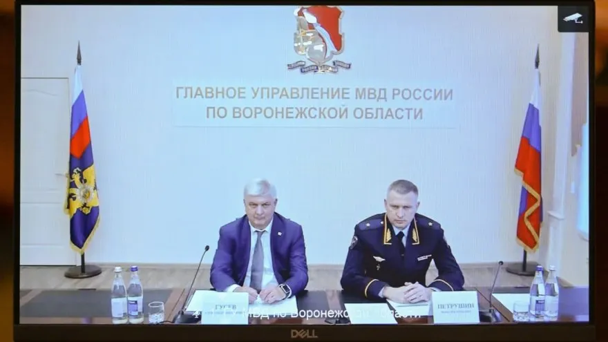 8 июня министр внутренних дел представил Максима Петрушина новым начальником ГУ МВД по Воронежской области. Ранее он руководил УМВД по Ульяновской области и служит в органах с 1997 года.