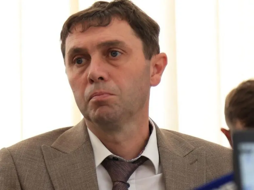 Глава города Пётр Петрин сообщил, что в 2026 году работы по новой велоинфраструктуре в Воронеже не начнутся из‑за нехватки средств; при этом долгосрочная программа до 2041 года по-прежнему предусматривает масштабное развитие сети.