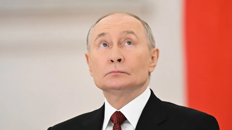 В администрации обсуждают сценарий, при котором новоизбранные депутаты на первом заседании обратятся к президенту с требованием о мобилизации; окончательного решения пока нет, но идут подготовительные меры и ощущается дефицит персонала на фронте.