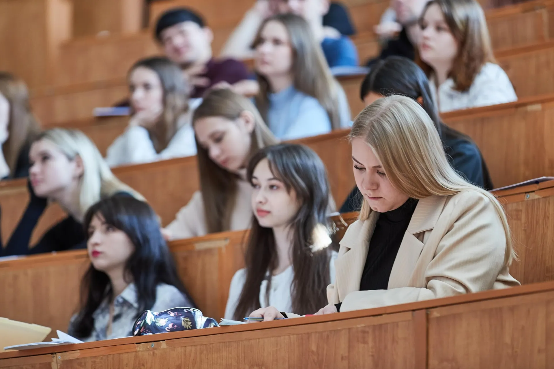 Изменения в правилах целевого обучения: вместо штрафов введена обязанность возместить стоимость обучения, а вузы получили расширенные полномочия по отчислению студентов при нарушении условий.