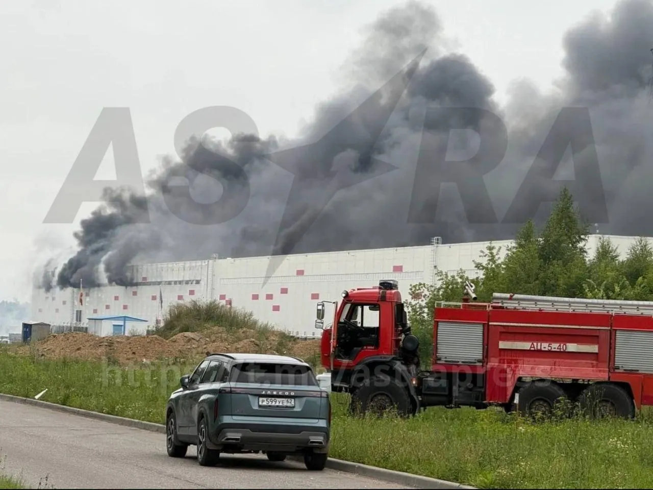 Удары беспилотников и пожары в Рязанской области, повреждения и погибшая в Таганроге, задержания в Иркутской области и другие инциденты — краткий обзор основных событий ночи.