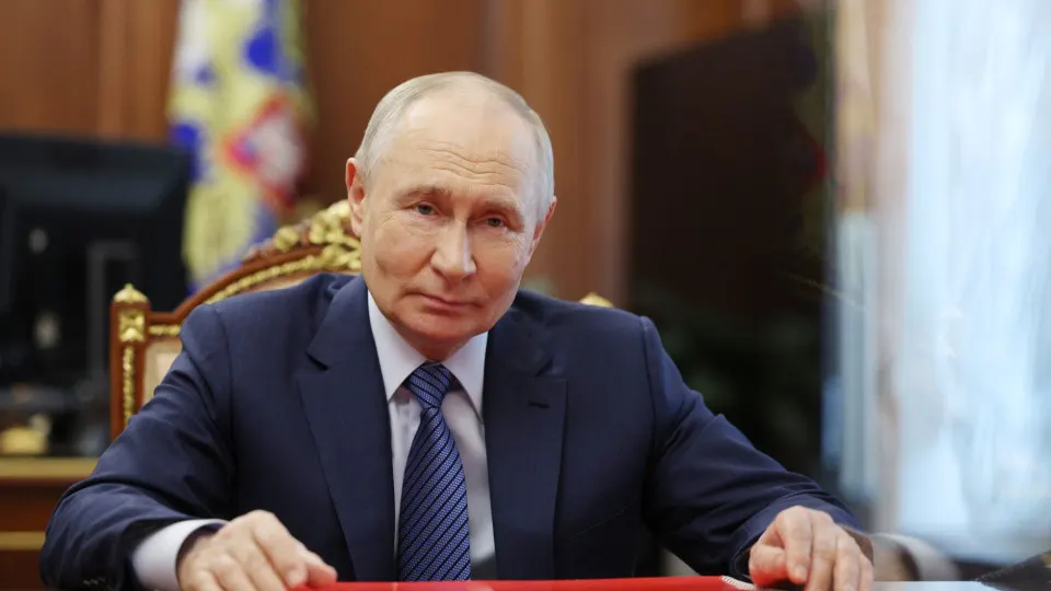 Президент распорядился включить в программы всех высших учебных заведений курс «Русский язык как государственный», поручив министерствам подготовить предложения и проекты нормативных актов с конкретными сроками исполнения.