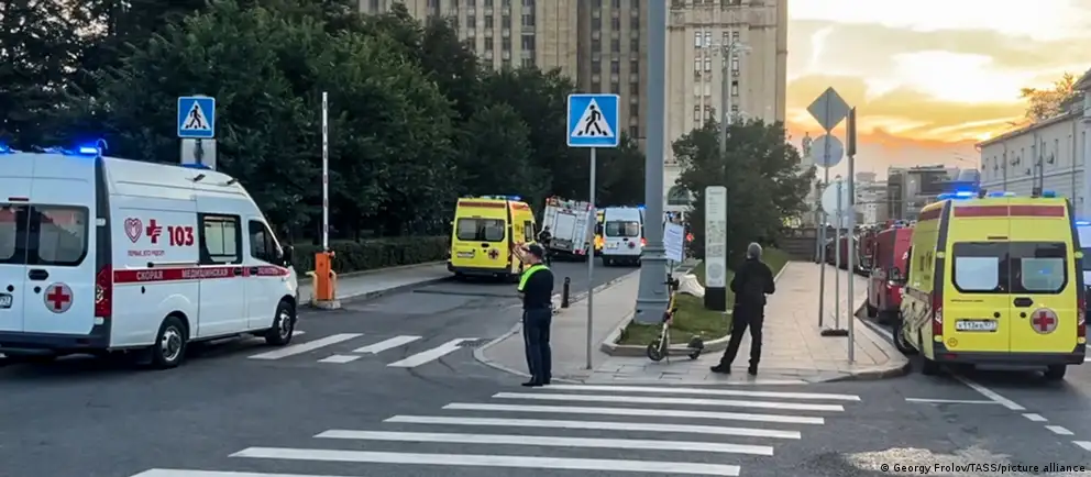 Вечером 1 августа у входа в ресторан на Кудринской площади произошёл взрыв. Погибли несколько человек, следствие рассматривает версию покушения на главнокомандующего ВКС, на которого ранее вводились европейские санкции.