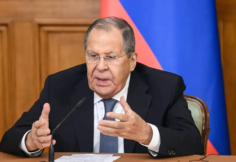 Глава МИД РФ заявил, что информационная кампания вокруг операции останется в центре внимания и имеет тенденцию к эскалации.