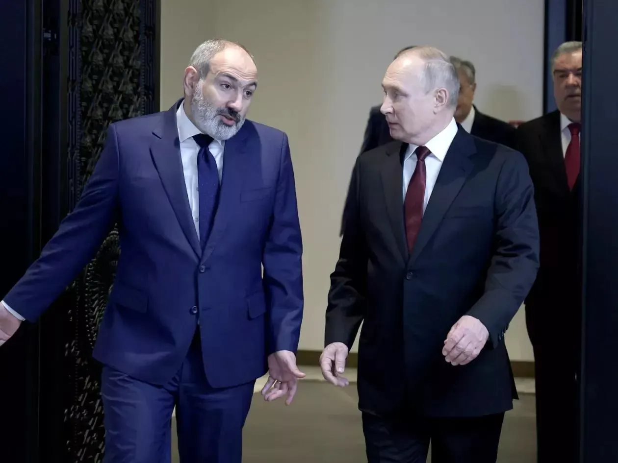 Премьер-министр Армении заявил, что Ереван не вступит в санкционный режим Евросоюза, но и не будет помогать обходить ограничения, ссылаясь на уязвимость армянской экономики.