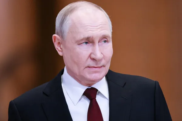 МИД РФ отозвал посла в Армении для консультаций в ответ на шаги армянского руководства по сближению с Европейским союзом; подробности не сообщаются.