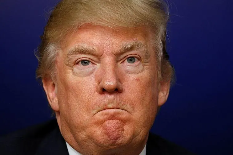 Дональд Трамп отверг ответ Тегерана на американский мирный план, переданный через Пакистан; в ответе были требования по отмене санкций, Ормузскому проливу и условия по ядерной программе. После отказа Трампа цены на нефть выросли примерно на 3%.