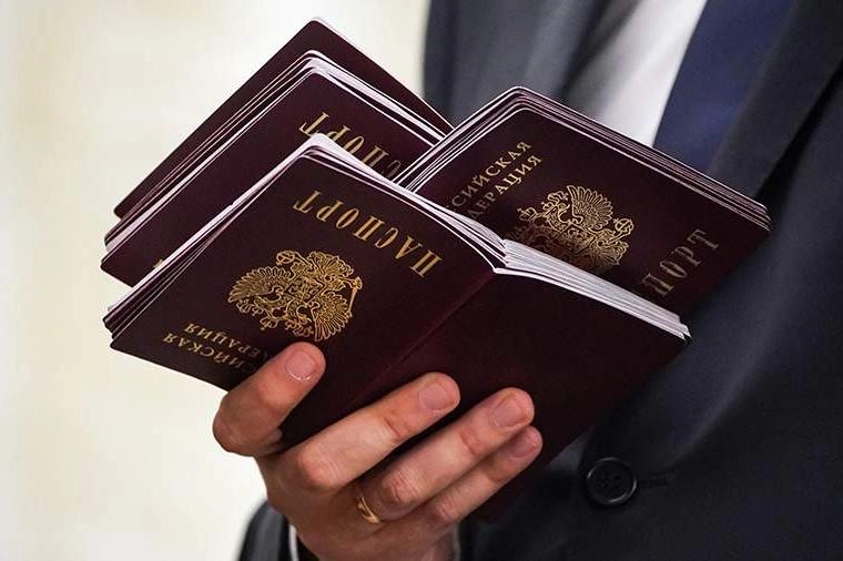 Депутаты внесли поправки, по которым иностранцы с непогашенной судимостью могли бы получить РВП, ВНЖ и российское гражданство, если их осудили за поддержку политики России или СВО в других странах.