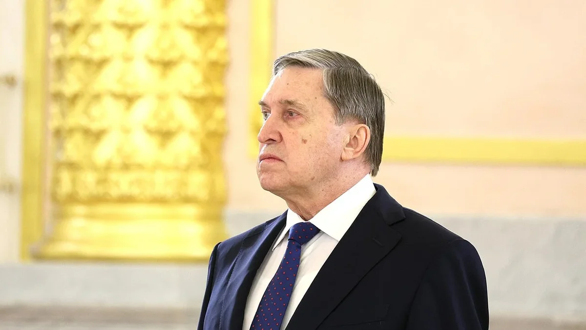 Помощник главы заявил, что конфликт продолжится до вывода украинских войск из Донбасса. По его словам, США по-прежнему пытаются посредничать через активные телефонные контакты, а президент готов на встречу с Зеленским только при наличии окончательных мирных договорённостей.