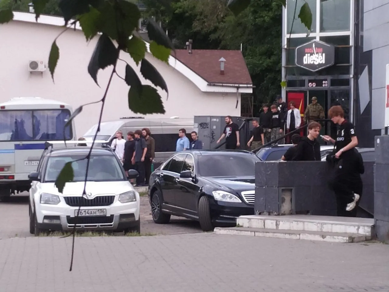 Сотрудники полиции ворвались на площадку мероприятия и доставили задержанных в отдел №4. Правозащитники связывают рейд с недавним судебным решением по делу одного из участников.