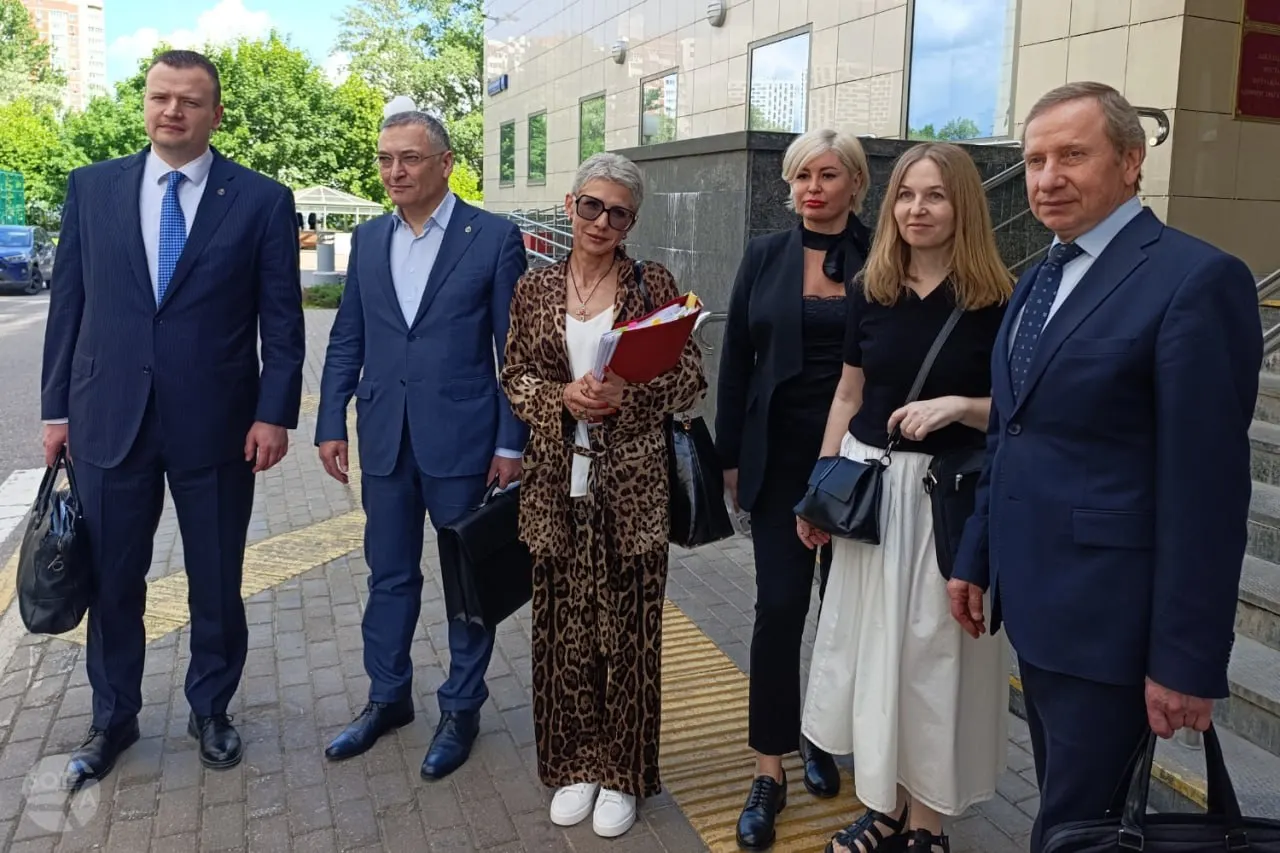 Апелляция оставила в силе решение о лишении адвокатского статуса Алексея Басистова, Дмитрия Проводина и Юлия Тая. Защита утверждает, что процедура должна решаться советом адвокатской палаты, а не в суде.
