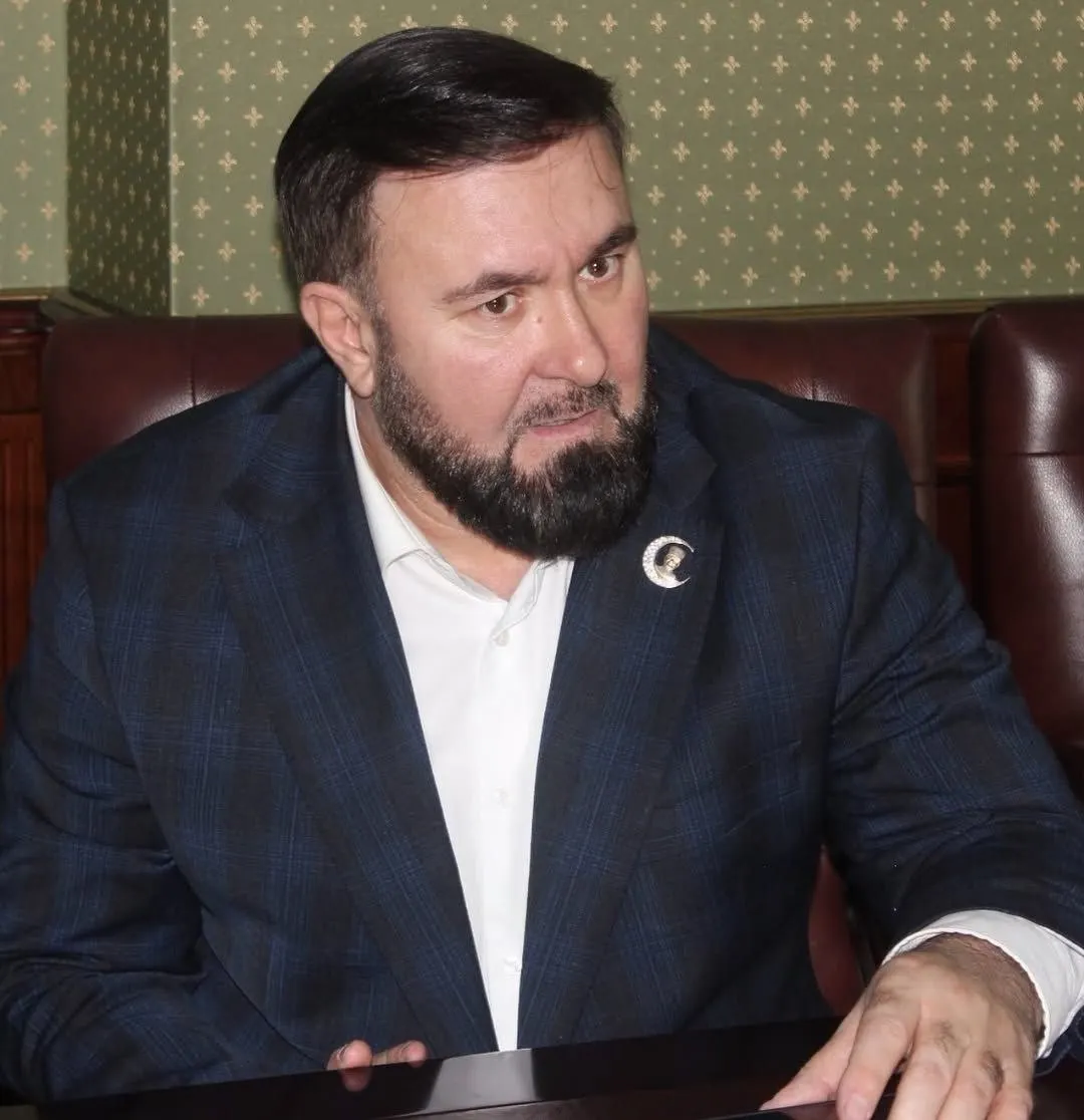 В распоряжении президента от 26 июня указано, что Мансур Солтаев получил грамоту «за заслуги в укреплении законности, защите прав и интересов граждан». Награда вызвала вопросы на фоне спорных эпизодов в биографии омбудсмена и обвинений в адрес правозащитников.