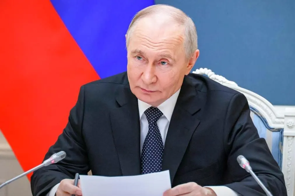 Указ президента разрешает не исполнять обязательства по банковским вкладам иностранных лиц из стран, признанных Россией «недружественными». Поправки вступили в силу 1 июня 2026 года.