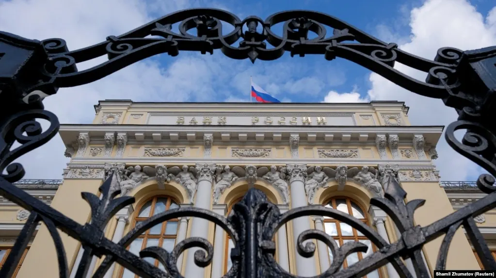 Центробанк сократил прогноз роста на 2026 год до 0–1% и повысил ожидаемую инфляцию до 6–7%. Пересмотр объясняют замедлением восстановления мощностей, внешними факторами и рисками в бюджетной политике.