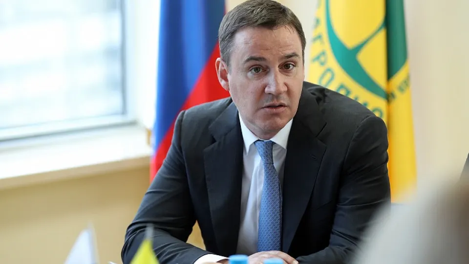 Заместитель председателя правительства Дмитрий Патрушев фактически установил контроль над «Российским экологическим оператором». В наблюдательный совет войдёт первый заместитель министра, а возможный лидер компании — глава «Росагролизинга». На этом фоне проходят аресты и уголовные расследования в отношении бывших и текущих менеджеров РЭО.