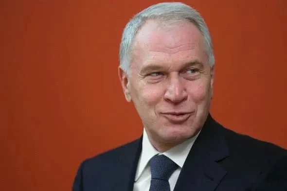 Президент вручил бизнесмену орден III степени за вклад в социальные проекты, сохранение культурно‑исторических ценностей и благотворительность; состояние Ковальчука оценивают в $2 млрд.