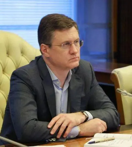 Александр Новак 7 июля провёл совещание по рынку топлива и поручил усилить ежедневный мониторинг и координацию поставок, чтобы не допустить локальных перебоев в обеспечении топлива.