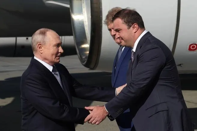 На рабочей встрече 25 июля говорили об экономике, росте сельского хозяйства, инфраструктурных проектах и поддержке участников СВО; прогноз ВРП региона скорректировали до примерно 1,3%.