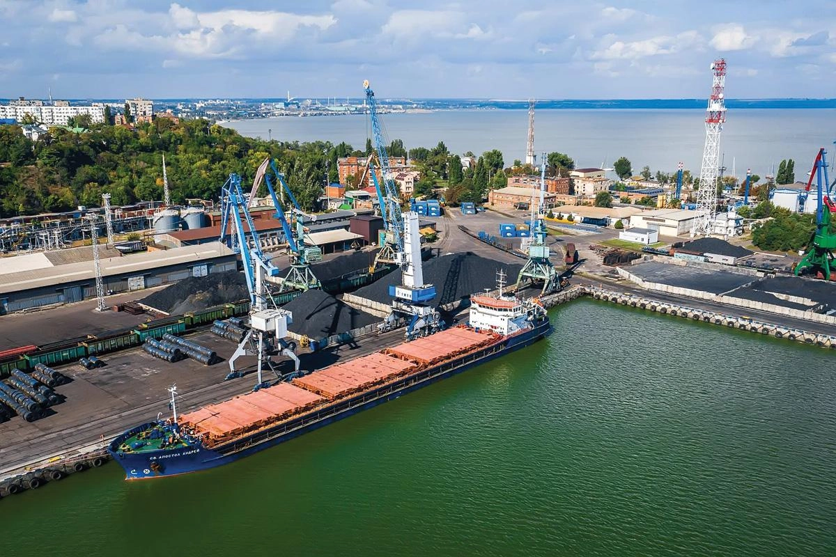 Минсельхоз предложил компенсировать до 90% затрат на перевозку зерна из Ростовской области в черноморские и балтийские порты после того, как из‑за беспилотных атак прекратилась отгрузка из портов Азовского моря.