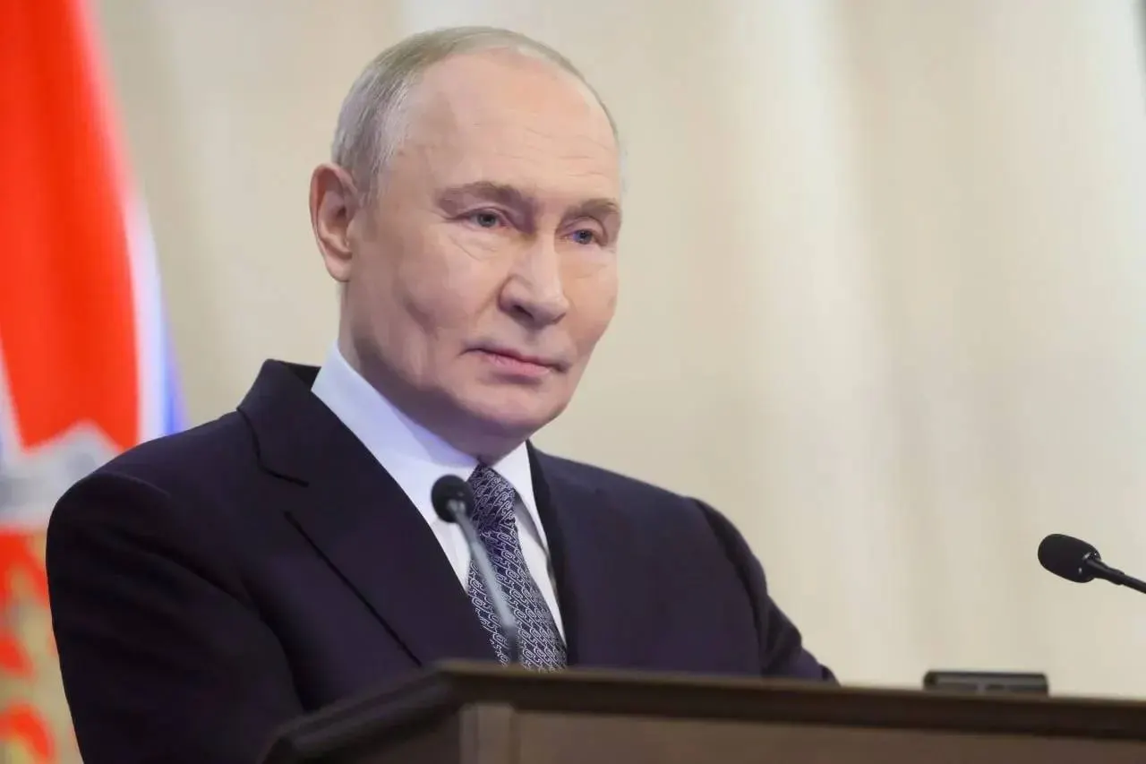 Президент поздравил личный состав и ветеранов Воздушно‑десантных войск, подчеркнув их мужество в ходе специальной военной операции и выразив уверенность в дальнейшей ответственности ВДВ за обороноспособность страны.
