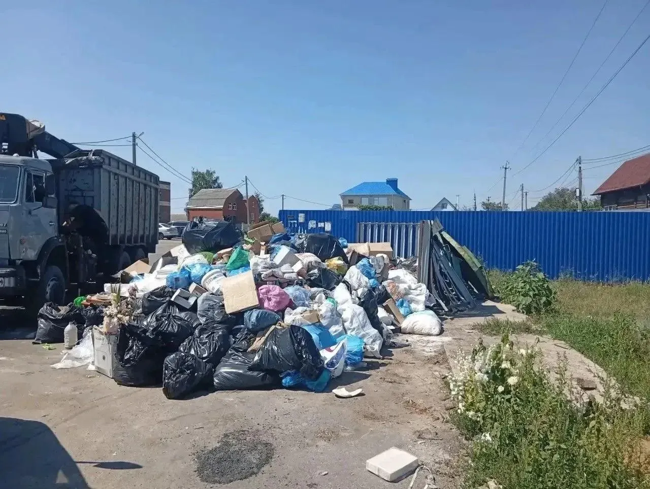 Администрация сельского поселения под&nbsp;Воронежем заявила об&nbsp;уборке мусора и&nbsp;опубликовала фото, созданные нейросетью