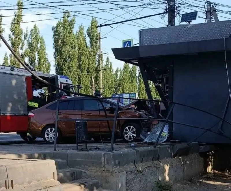 Пострадал один человек. На место происшествия прибыли спасательные расчёты.