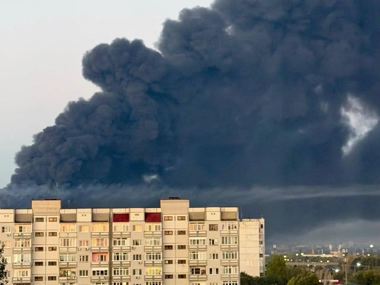 После&nbsp;ночной атаки беспилотников в&nbsp;Самарской области погиб один человек, четверо ранены; регионы Белгородская и&nbsp;Воронежская также подверглись атакам