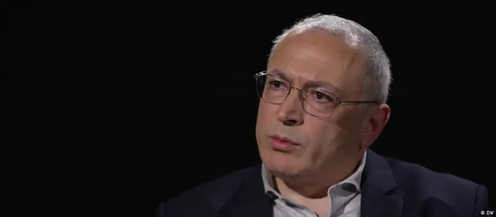 Минюст добавил канал в реестр иностранных агентов, а также журналиста Валерия Клепкина и искусствоведа Мару Микаелян, проживающих за пределами России; ведомство заявляет о распространении недостоверной информации и фейков, а также о антивоенной позиции участников проекта.