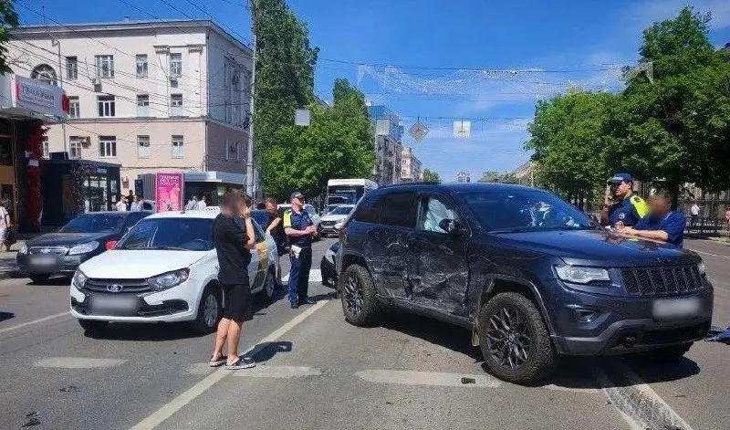 Смертельное ДТП в центре Воронежа: водитель осуждён на принудительные работы. Инцидент произошёл возле гостиницы «Брно» в мае 2026 года.