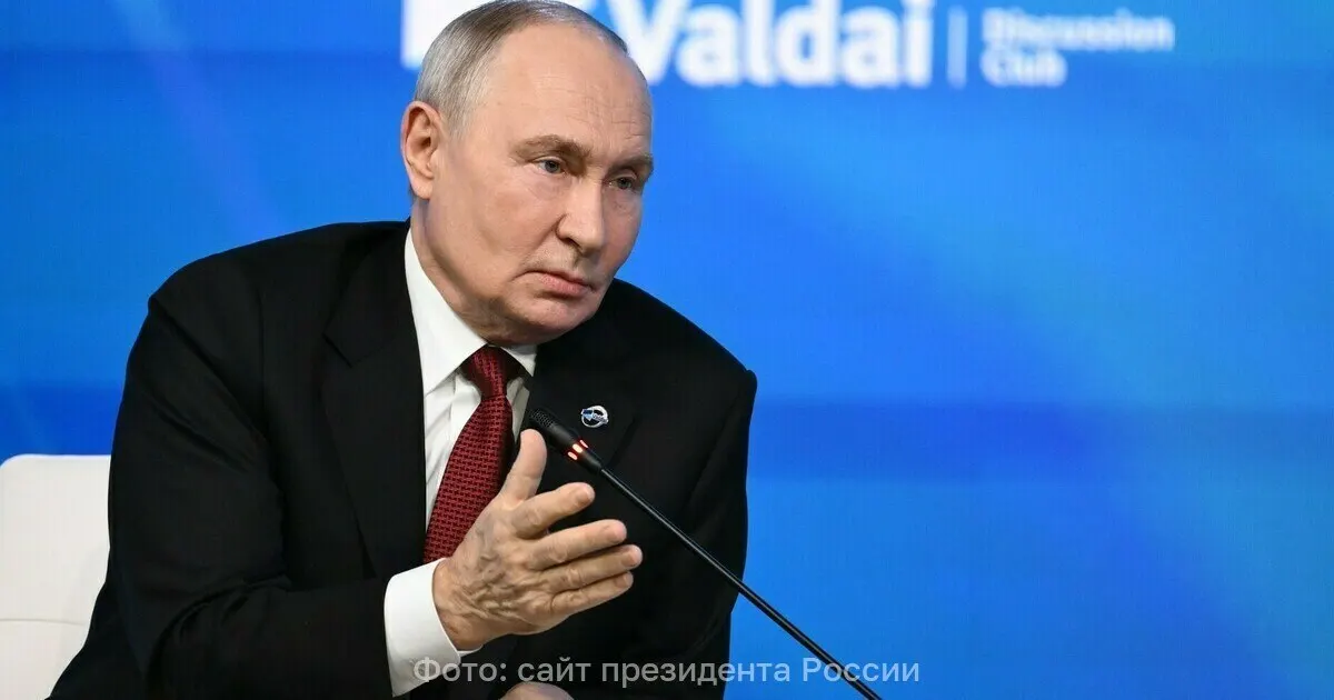 Граждане пришли на участковые участки в очереди на голосование, невзирая на угрозы внешних сил, как отмечают организаторы.